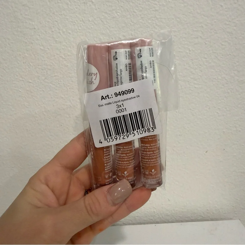 Essence Matte Waterproof Liquid Eyeshadow in 04 Tangerine Tango 10 fl oz